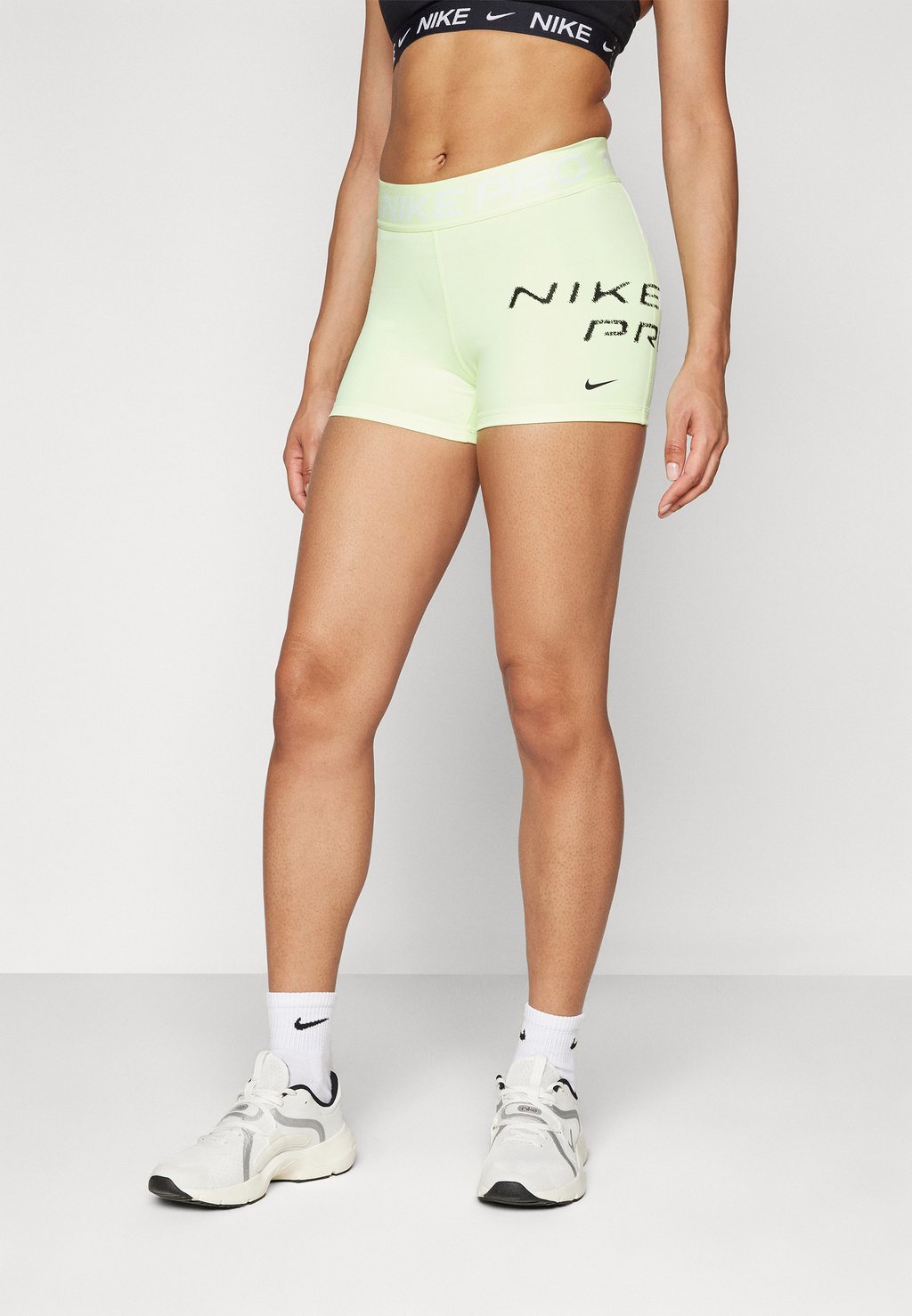 

Леггинсы 365 SHORT Nike Performance, неоново-желтый