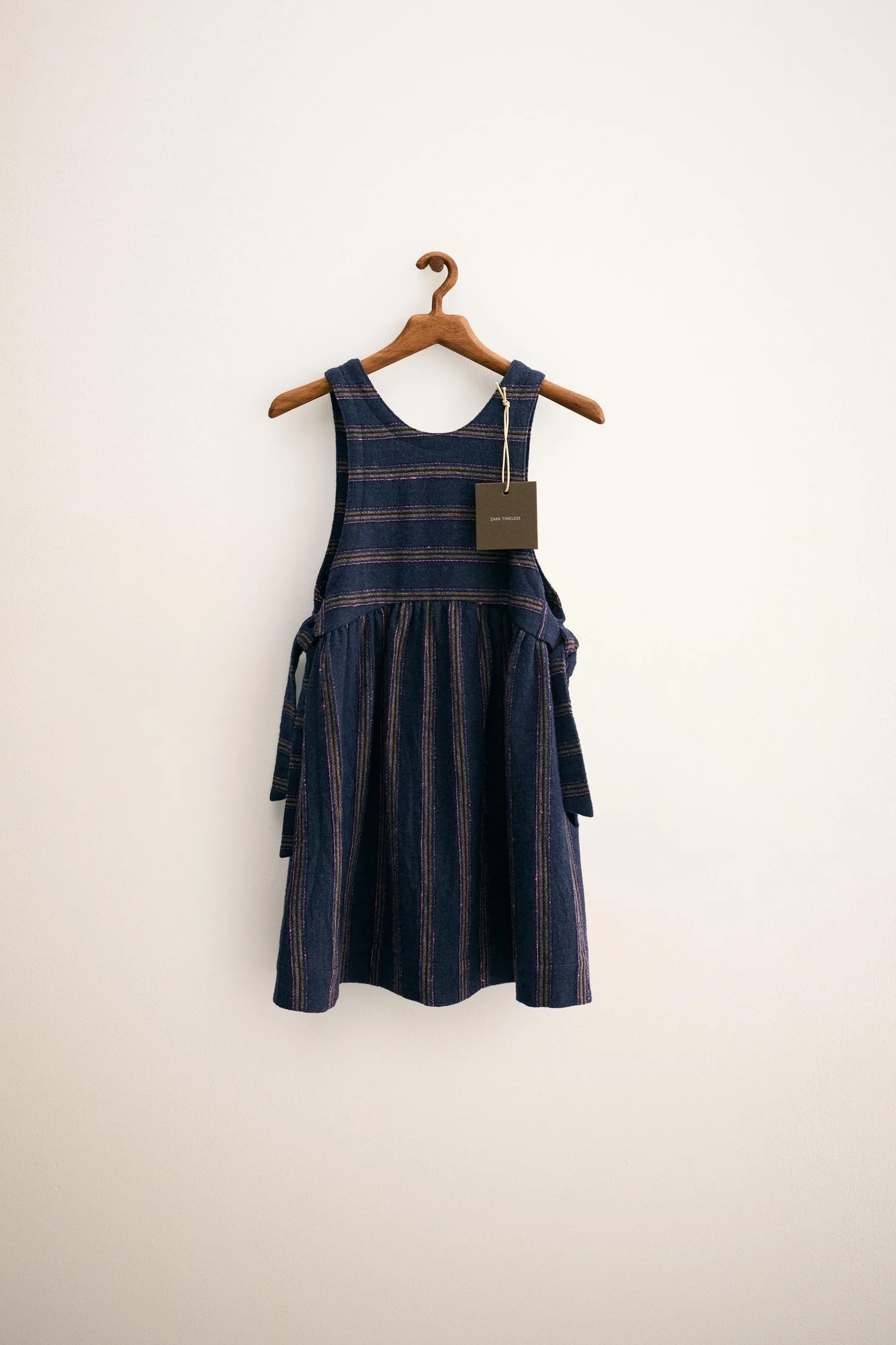 Zara timeless - полосатое платье-сарафан с бантами, антрацитово-серый