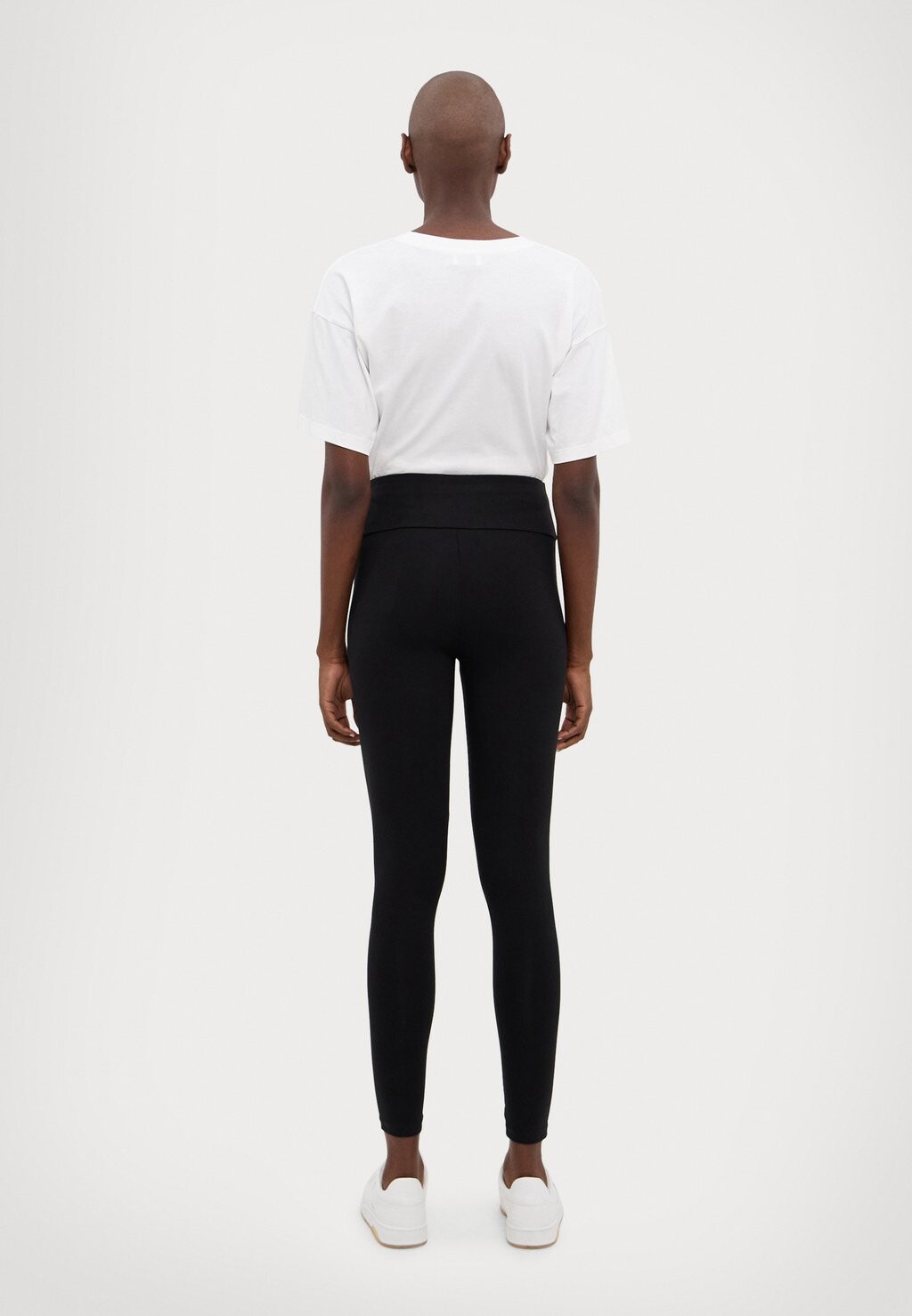 

Брюки Leggings EA7 Emporio Armani, черный
