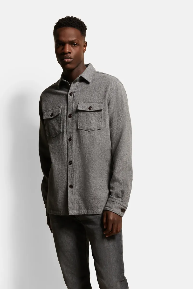 

Рубашка bugatti с длинными рукавами "Overshirt" и накладными карманами, серый