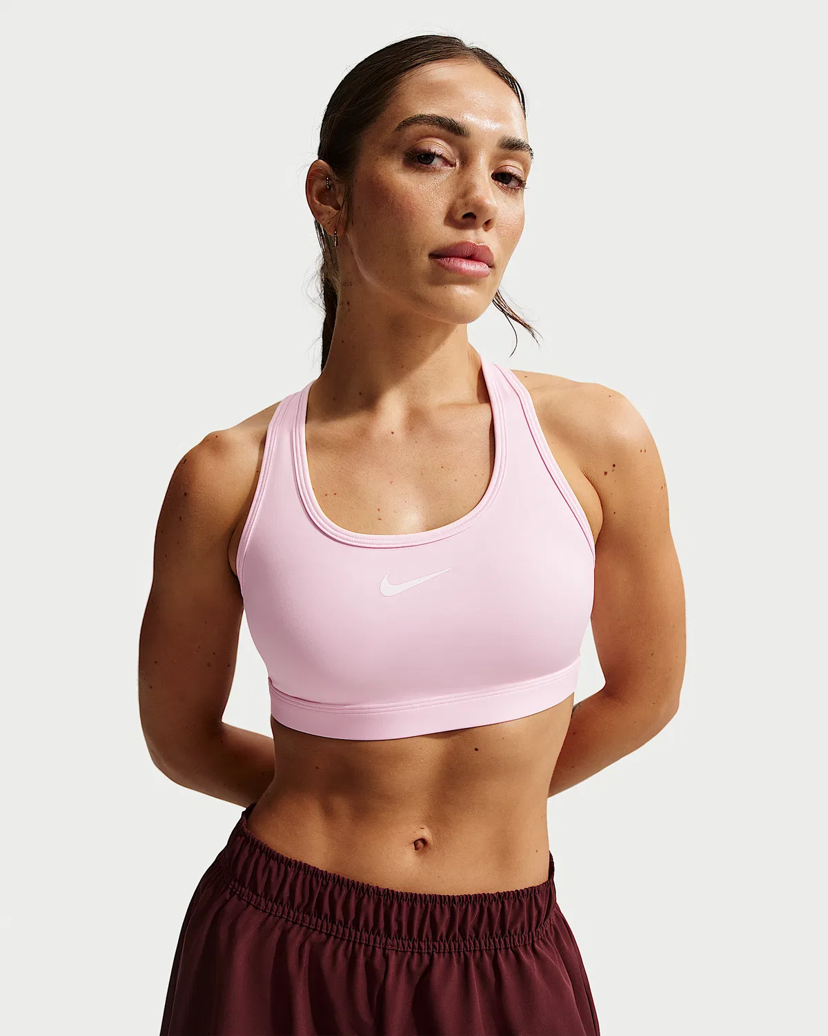 Женский спортивный бюстгальтер Nike Swoosh средней поддержки с поролоном, Pink Foam/Stone Mauve/White