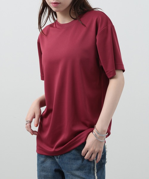 

Спортивная футболка влагоотводящая, быстросохнущая, с защитой от УФ-излучения United Athle, цвет бургундия