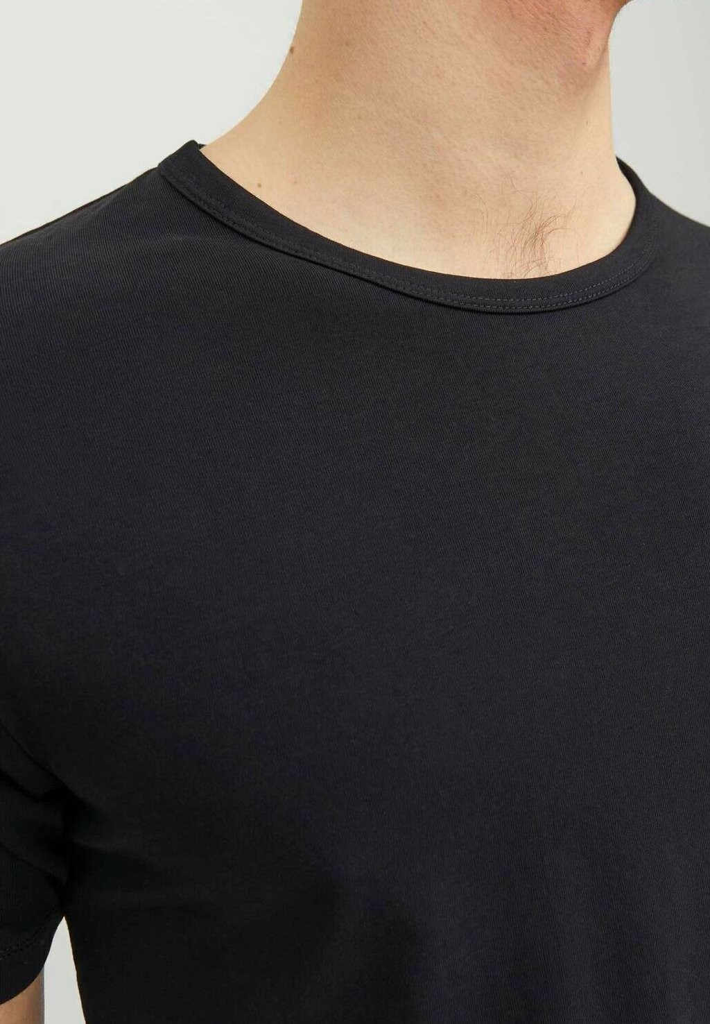 

Базовая футболка RUNDHALS 4 STÜCK Jack & Jones, черный
