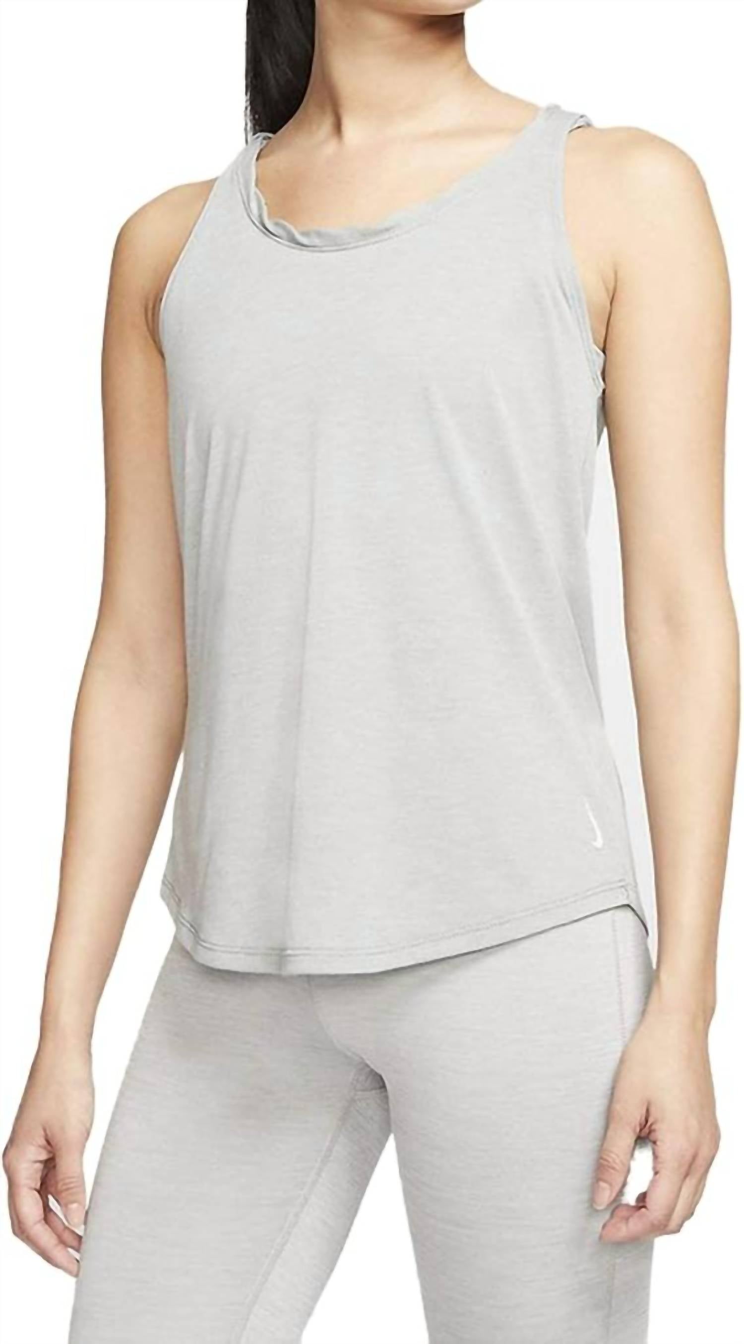 

Женская майка Yoga Twist в зернисто-сером/конопляном цвете Nike, цвет grainy gray/hemp