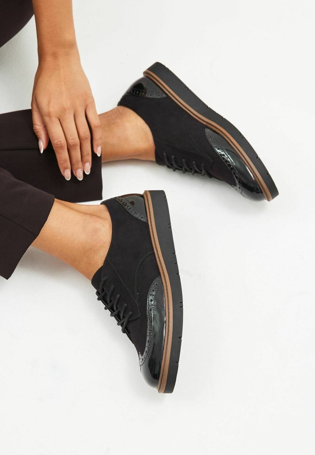 На шнуровке Forever Comfort Regular Wide Fit Next, черный