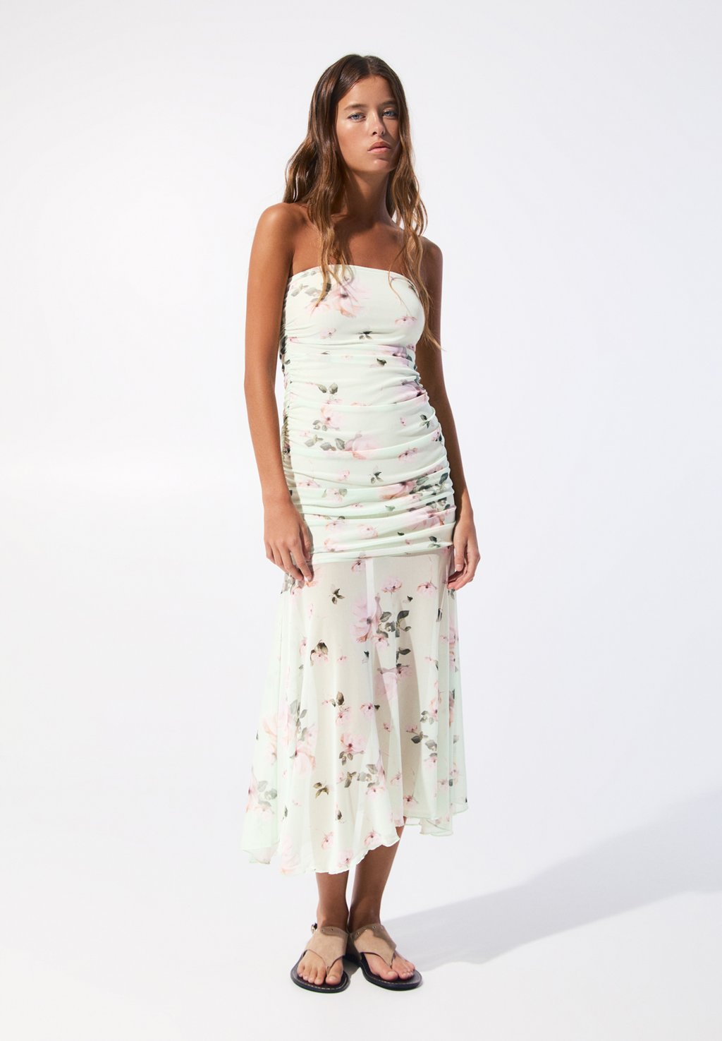 

Повседневное платье FLORAL MIDI PULL&BEAR, мятный