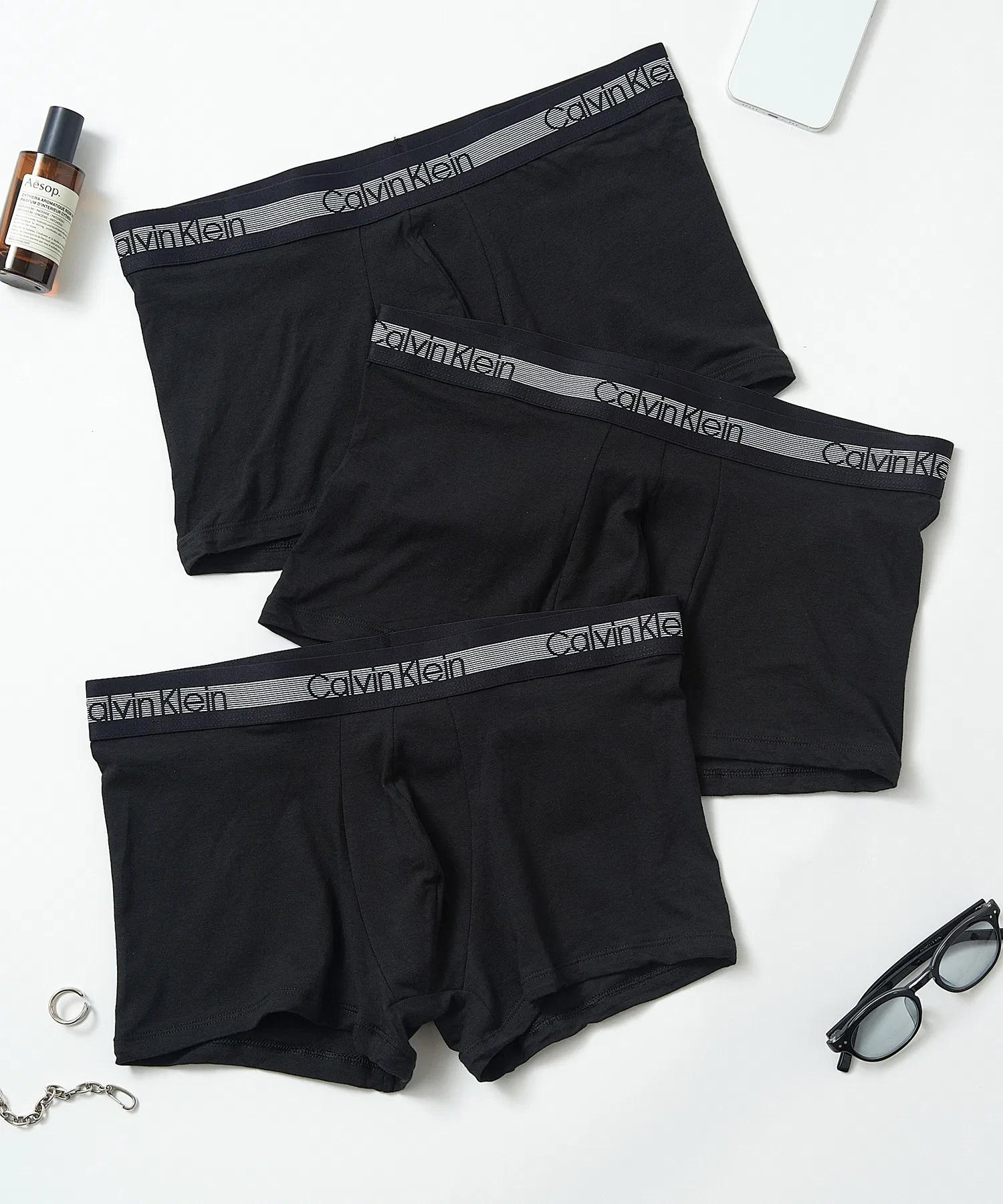 【Calvin Klein】3-Pack Boxer Briefs NB1799A Нижнее белье