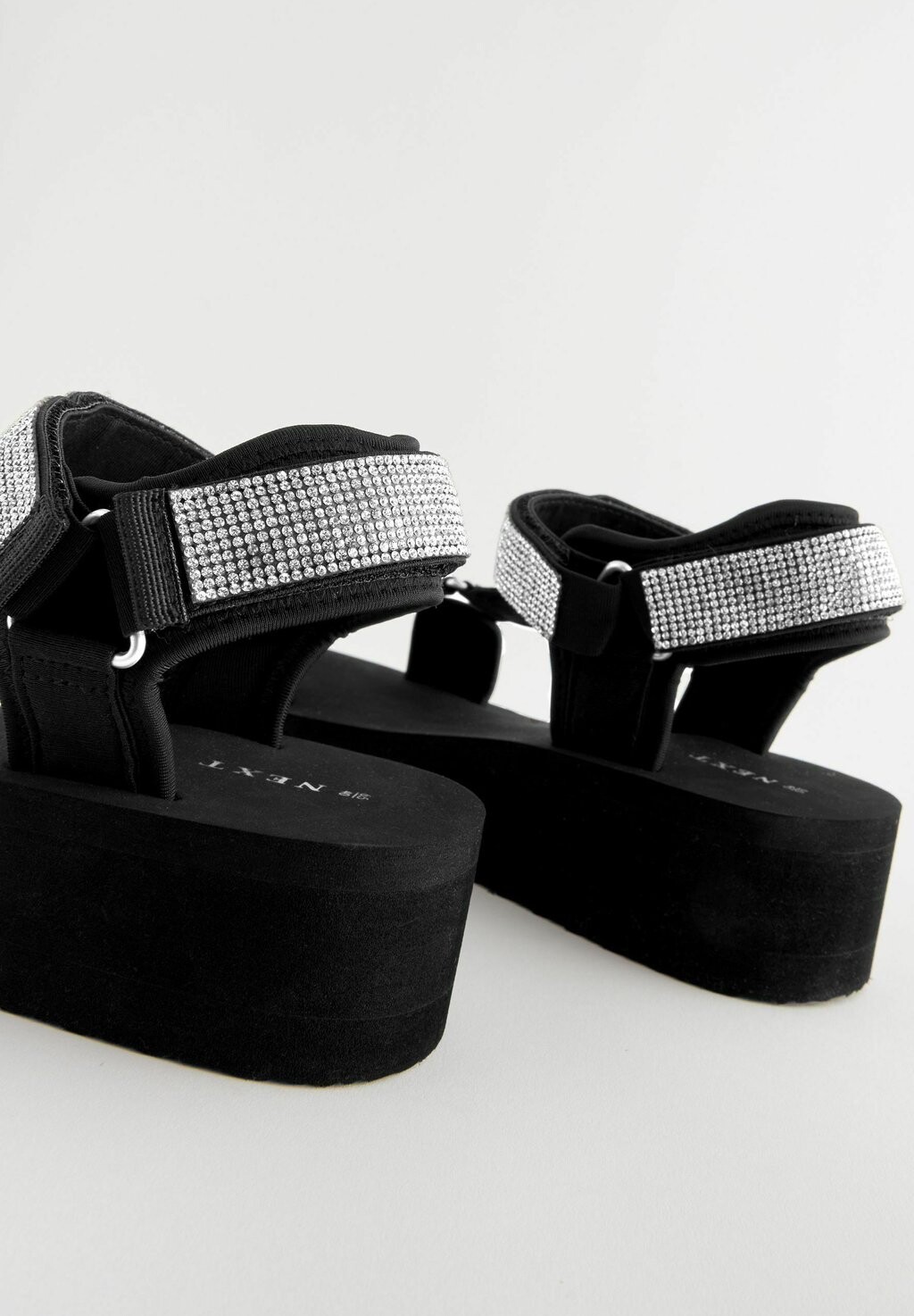 Босоножки на танкетке BLING STRAP- REGULAR FIT Next, черный — фото 4