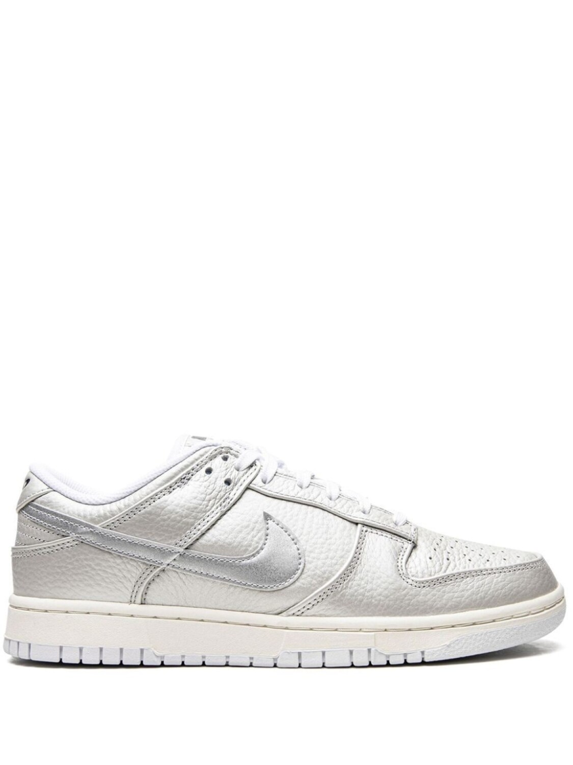 

Nike кроссовки Dunk Low Metallic Silver, серебристый, Серый, Nike кроссовки Dunk Low Metallic Silver, серебристый