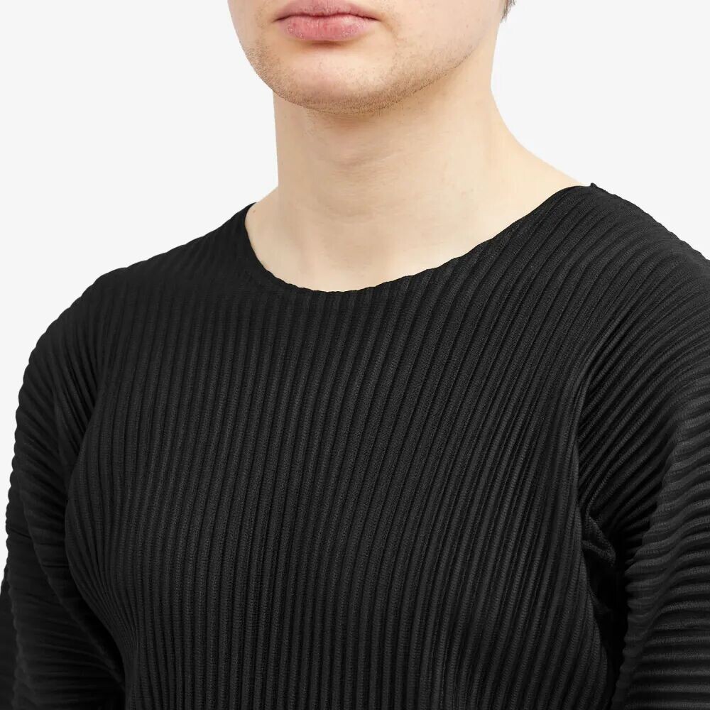 

Homme Plissé Issey Miyake Плиссированная футболка с длинными рукавами, черный