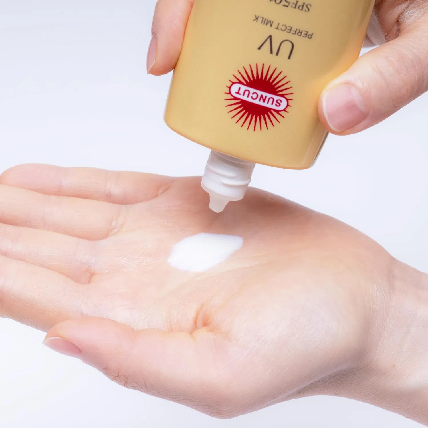 Молочко солнцезащитное Suncut Perfect UV Milk SPF50+ PA++++ 50 мл белый — фото 3