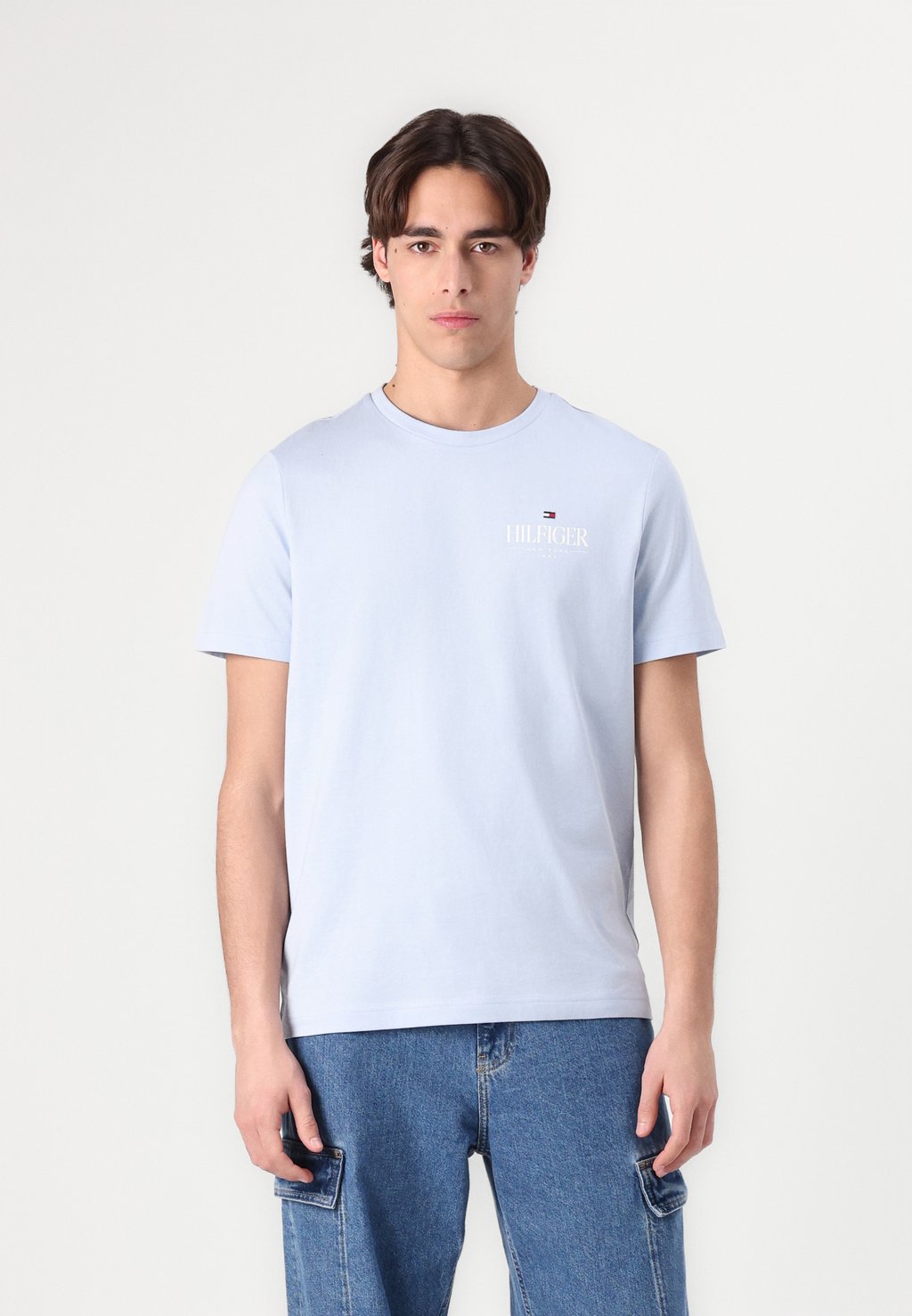 

Футболка с принтом STACK TEE UNISEX Tommy Hilfiger, светло-голубой