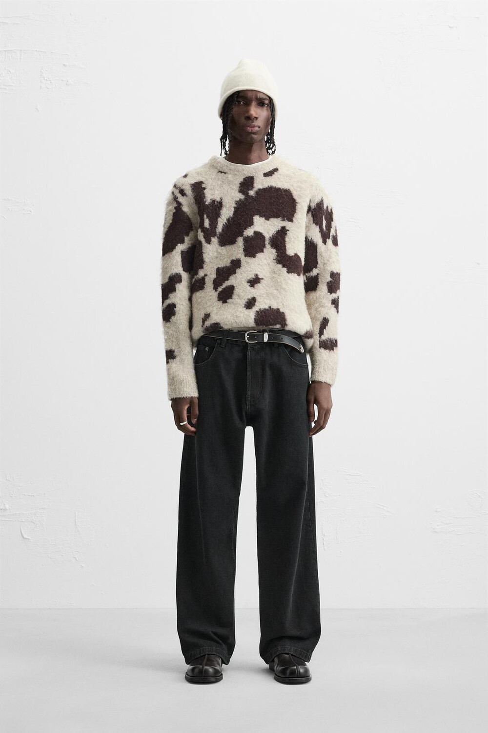 

Жаккардовый свитер с животными ZARA, экрю