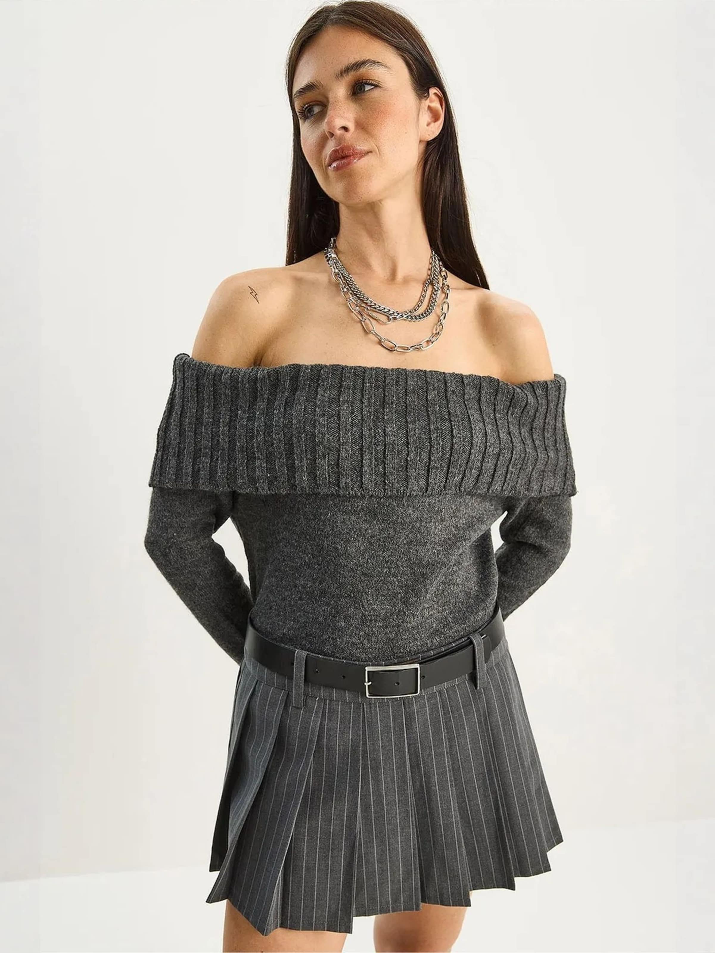 

Bianco Lucci Свитер в цвете антрацит