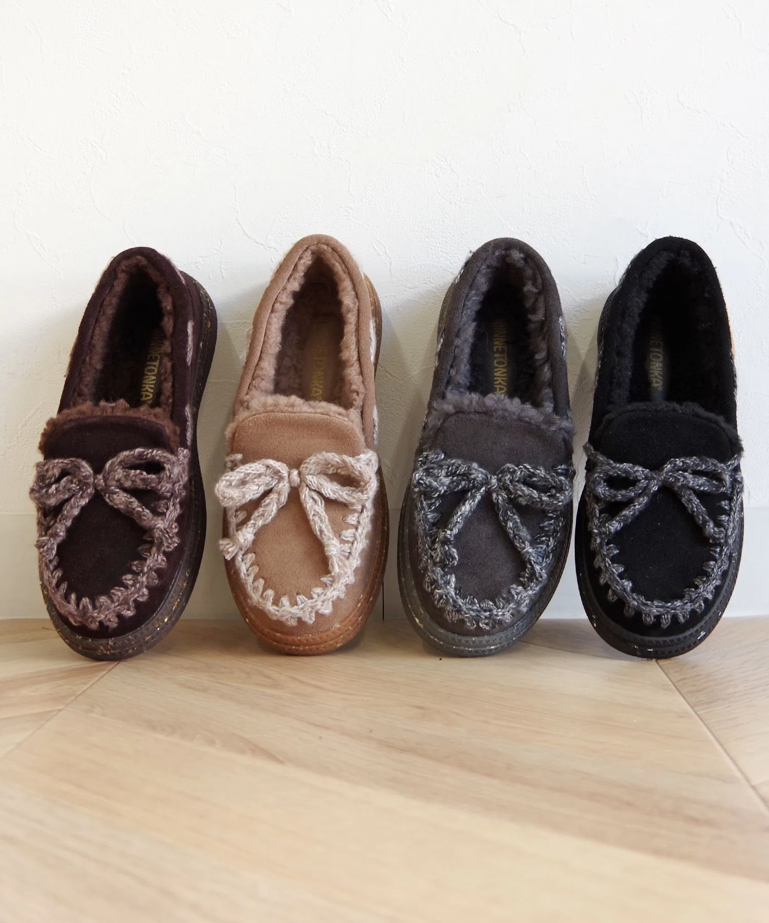 Унисекс мокасины из замши Minnetonka с вязаной строчкой тёмно-коричневые — фото 4