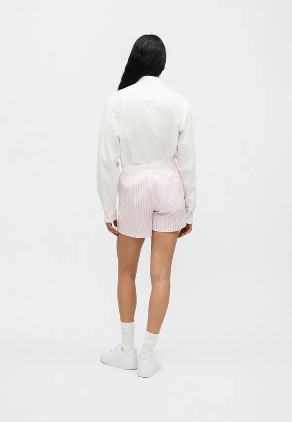 Шорты Nike Sportswear, Magenta/Pink Foam/Summit White — фото 4