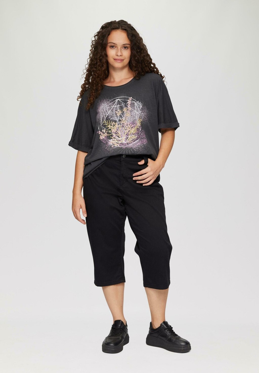 

Джинсовые шорты ELASTISCHE CAPRI QS, черный