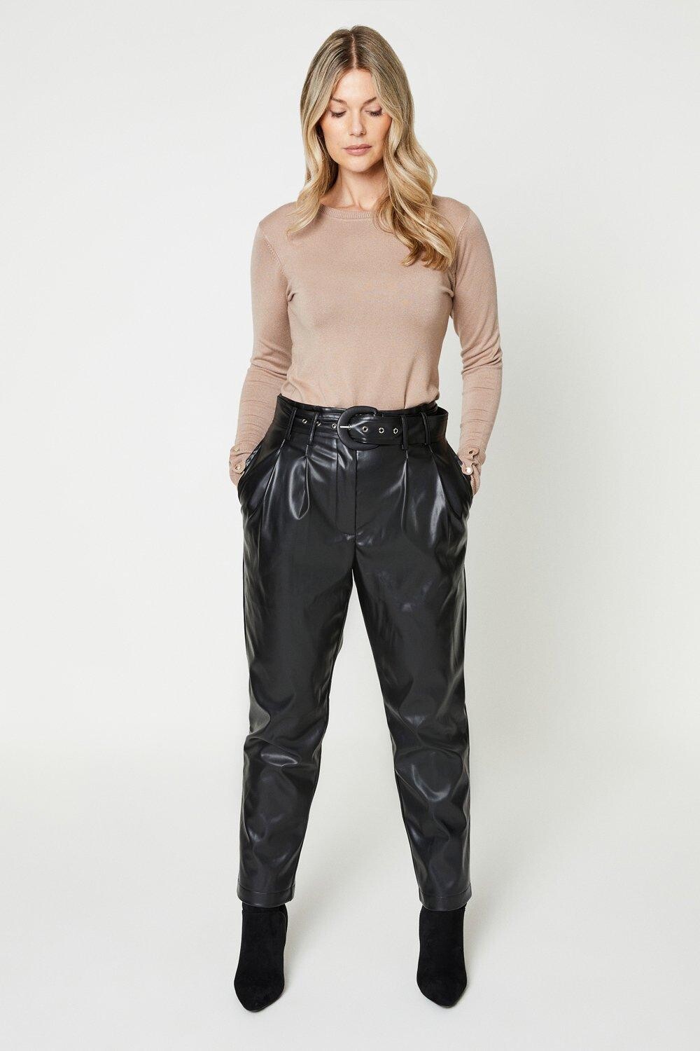

Узкие брюки из искусственной кожи с поясом Dorothy Perkins, черный