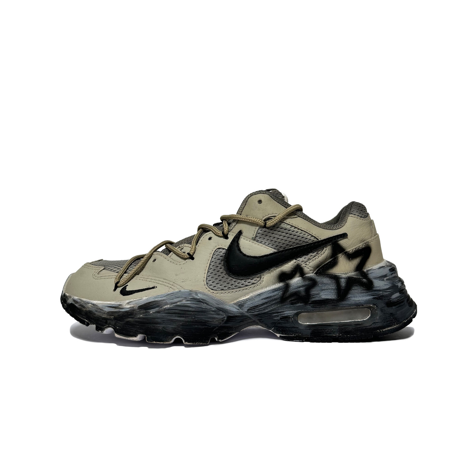 

Кроссовки Air Max Fusion женские с низким верхом коричневый/черный Nike