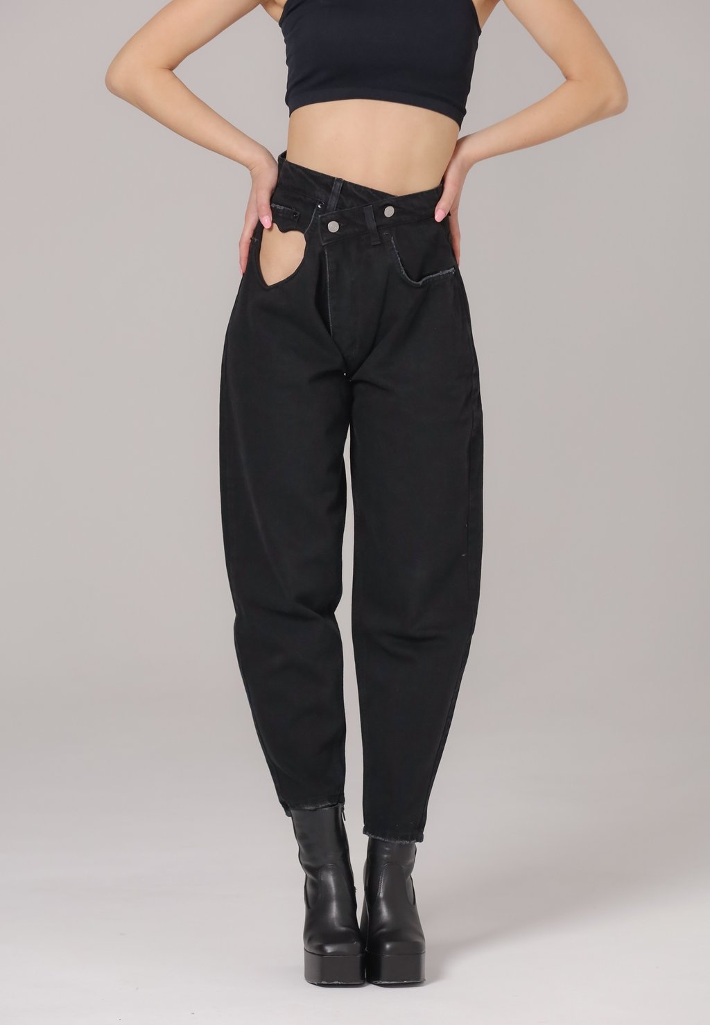 

Зауженные джинсы LOVE #GISAR, черный