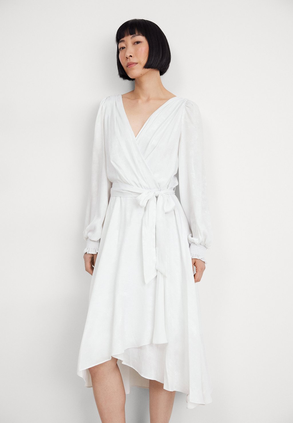 

Коктейльное/вечернее платье BALLOON SLEEVE WRAP GOWN DKNY, светло-серый