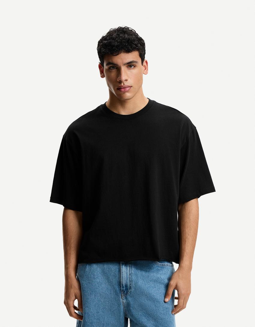 

Укороченная футболка с коротким рукавом Bershka, черный
