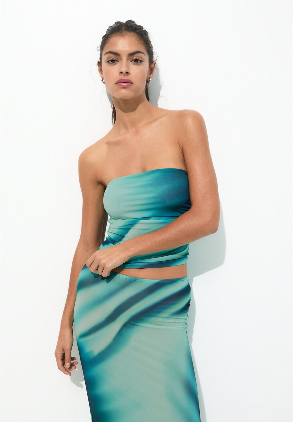 

Топ TIE-DYE BANDEAU PULL&BEAR, синий