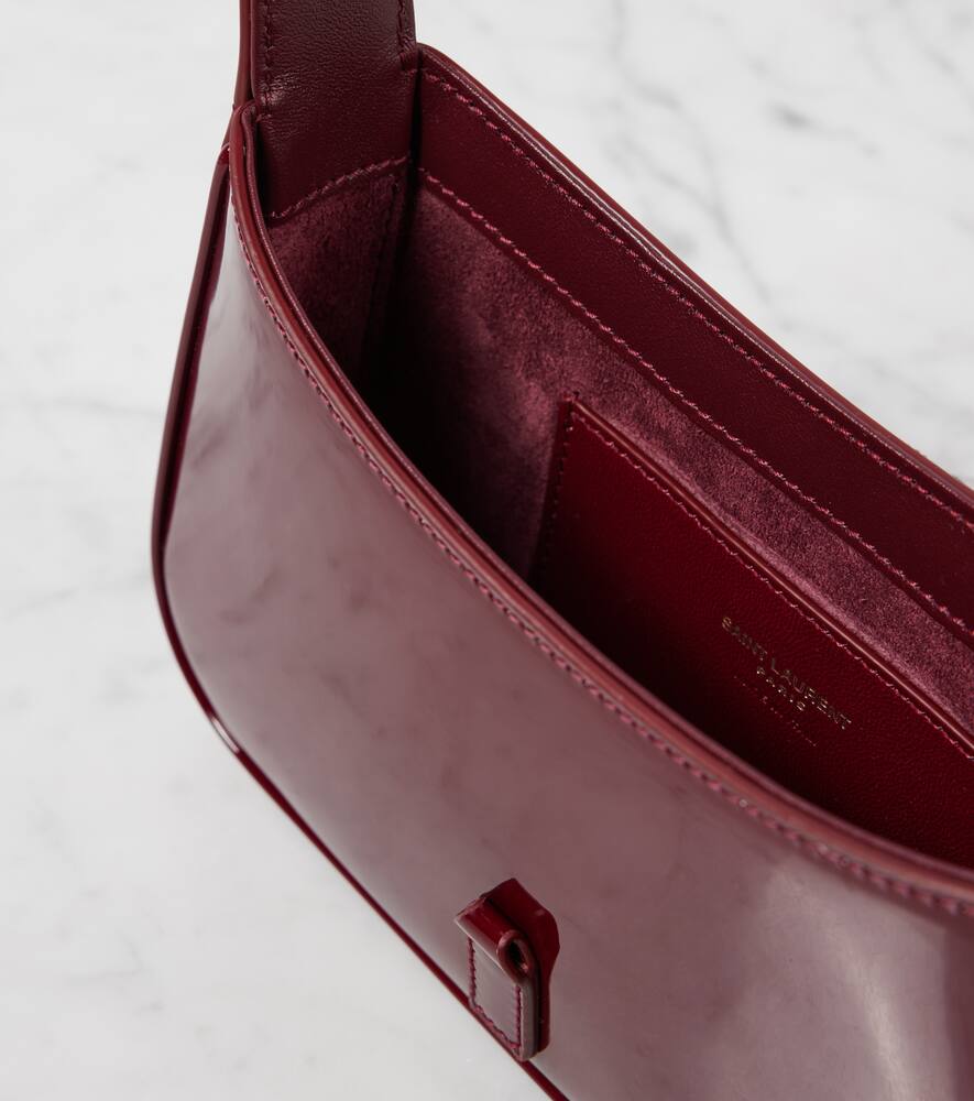 Мини-сумка через плечо Le 5 à 7 из лаковой кожи Saint Laurent, Grenade — фото 3