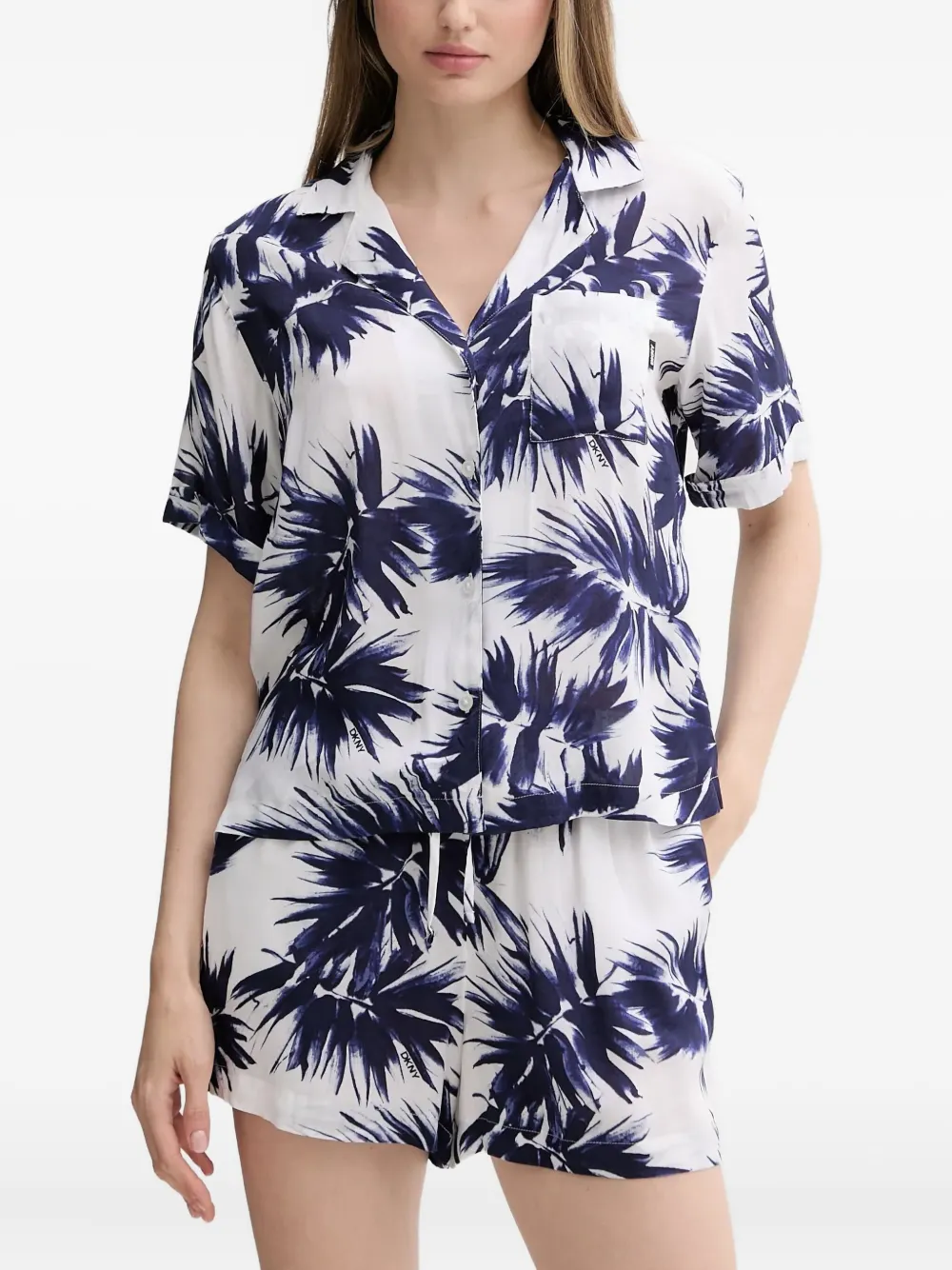

Пижамный комплект с листовым принтом DKNY, белый