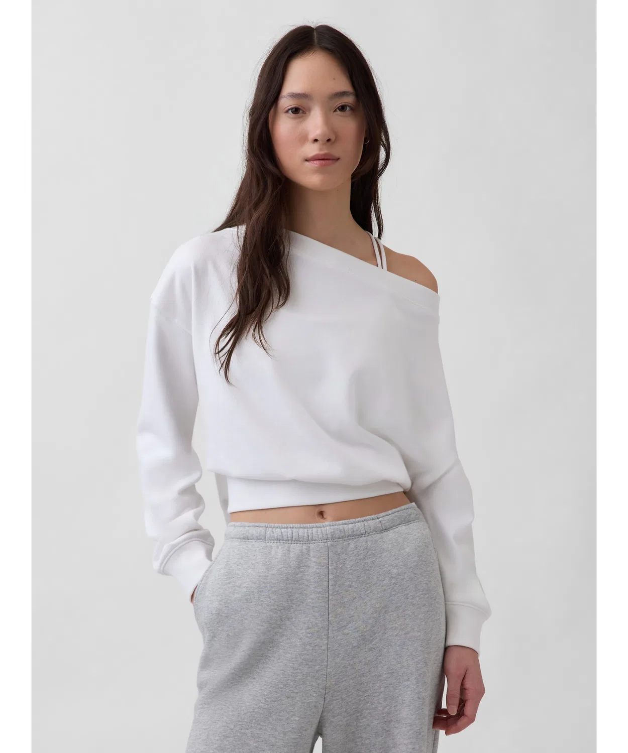 Свитшот оверсайз с открытым вырезом Gap French Terry из переработанного полиэстера, белый