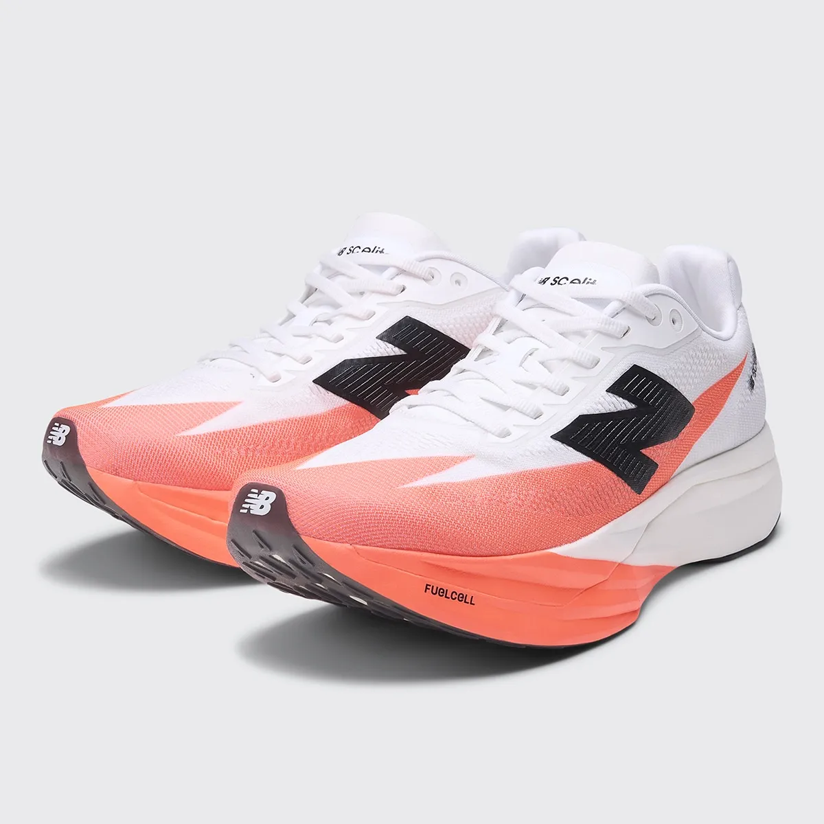 Женские кроссовки для бега FuelCell SuperComp Elite v5 New Balance, белый/оранжевый — фото 2