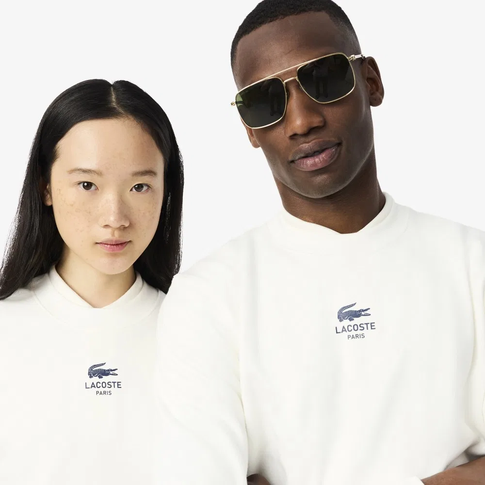Мужской свитшот Lacoste с круглым вырезом и мягким брендингом, молочно-белый — фото 2