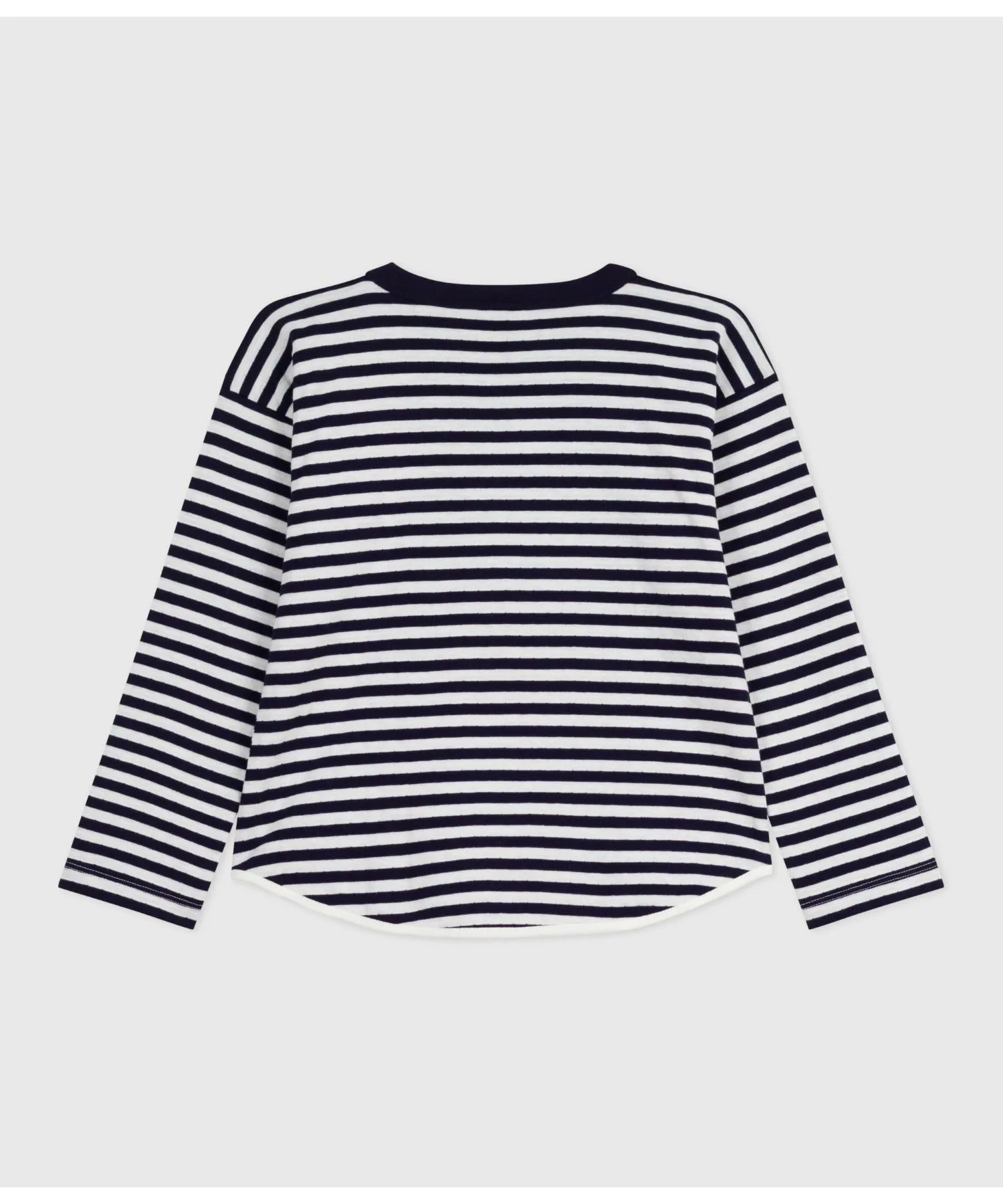 Детская футболка с длинным рукавом из хлопка PETIT BATEAU белая с синим — фото 2