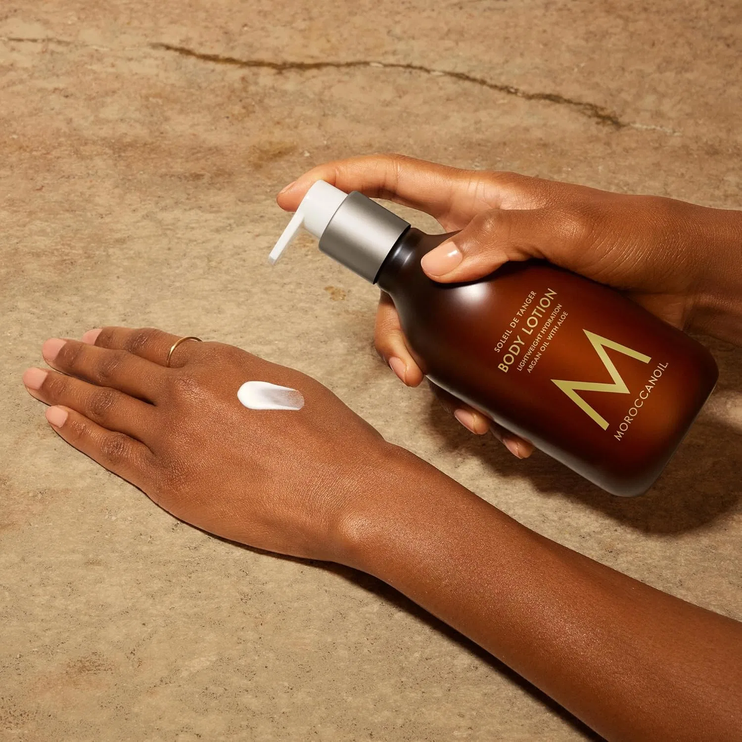 Легкий увлажняющий лосьон для тела от Moroccanoil Moroccanoil — фото 4