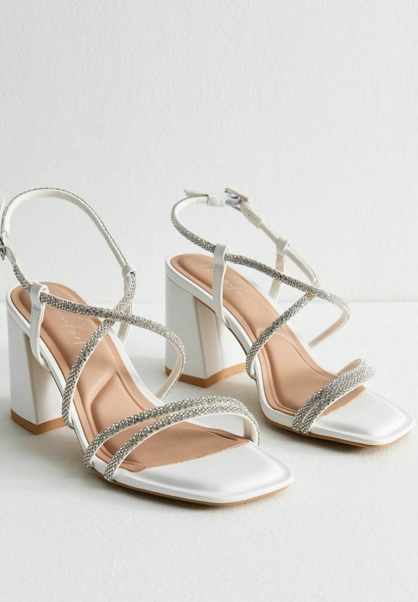 Сандалии WIDE FIT DIAMANTE EMBELLISHED BLOCK HEEL - Bridal shoes New Look Wide Fit, белый — фото 3
