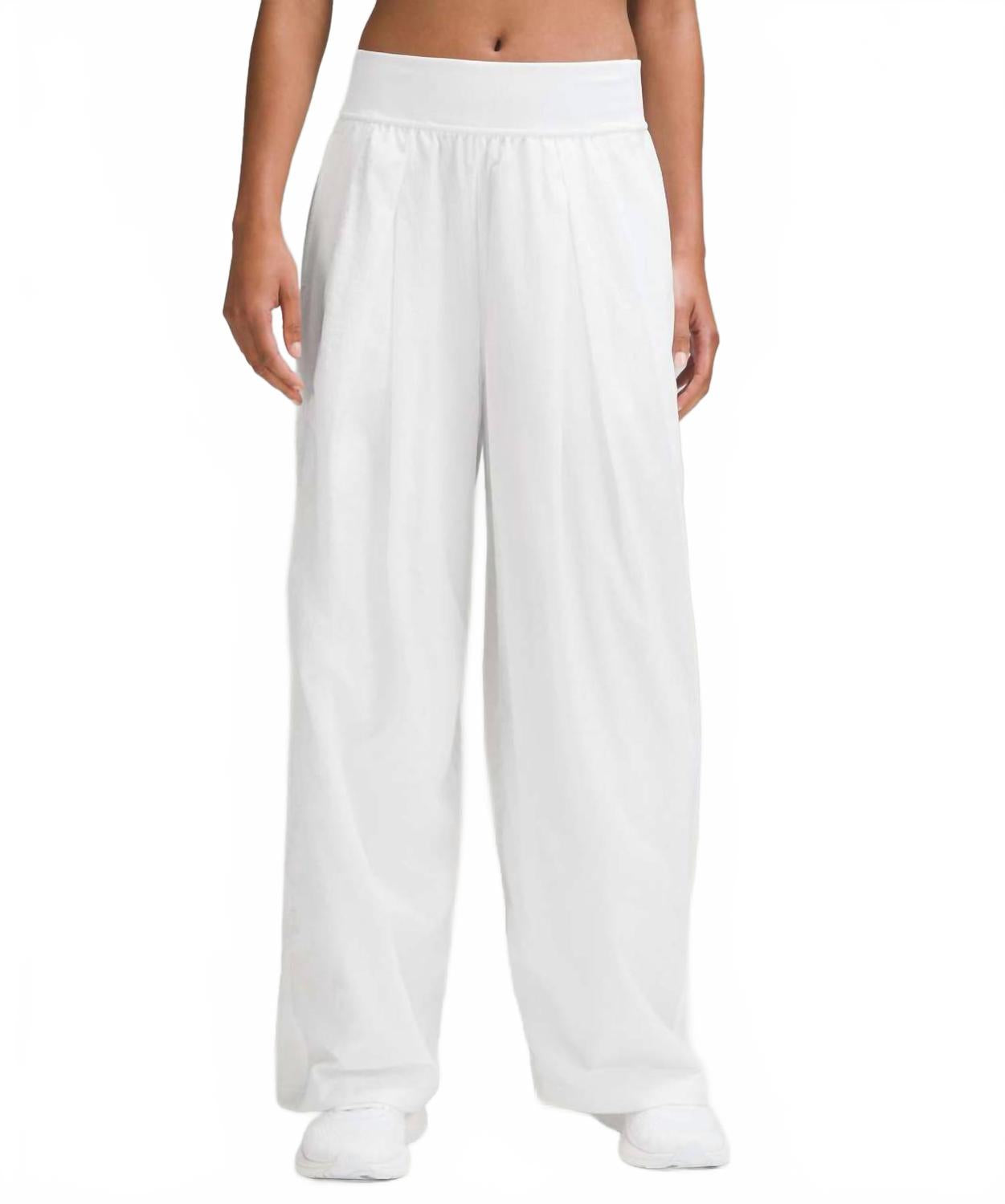 

Легкие теннисные брюки мид-райз в белом цвете Lululemon