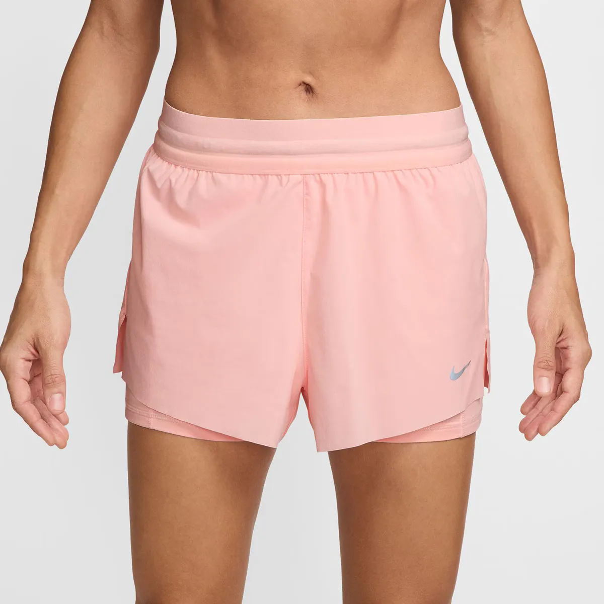 

Женские шорты Nike Swift 2-в-1, красный
