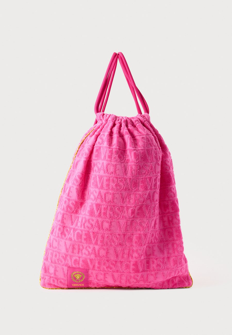 

Спортивная сумка Versace GYM CARRIER HEART BAROQUE, Fuxia/Pink