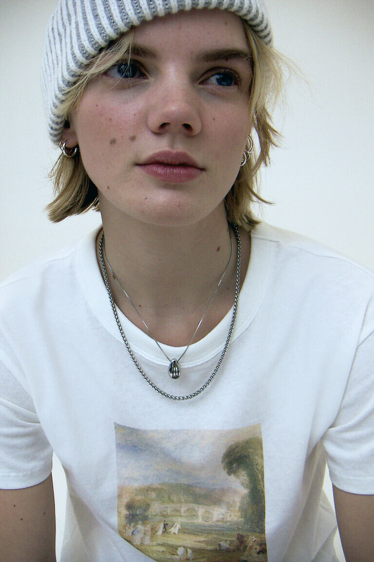 

Футболка с принтом H&M, бежевый