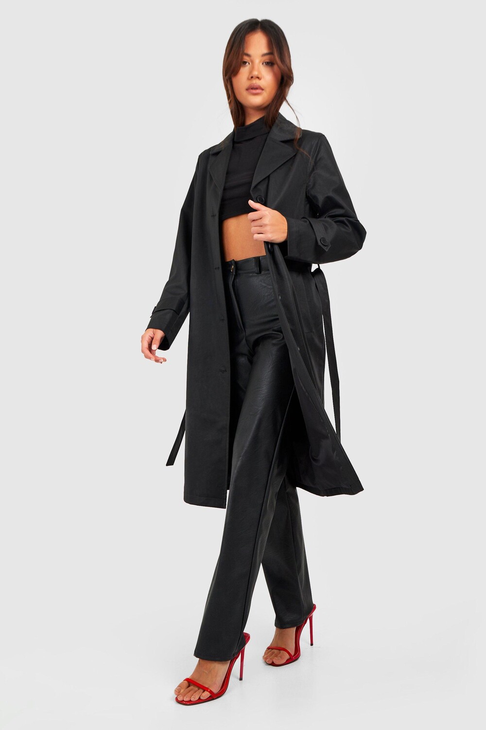 

Тренч Petite Premium из искусственной кожи премиум-класса boohoo, черный