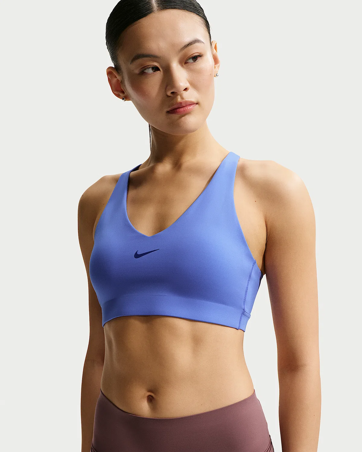 Женский спортивный бюстгальтер Nike Universa средней поддержки с поролоном, Sapphire/Bright Blue/Deep Night — фото 2
