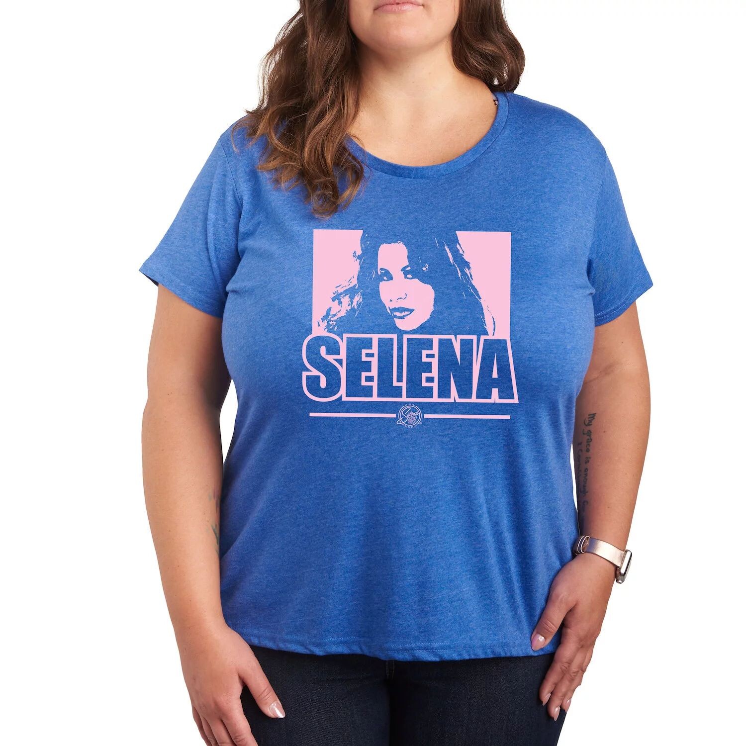 

Футболка с рисунком Missy Plus Size Selena Quintanilla Licensed Character, синий