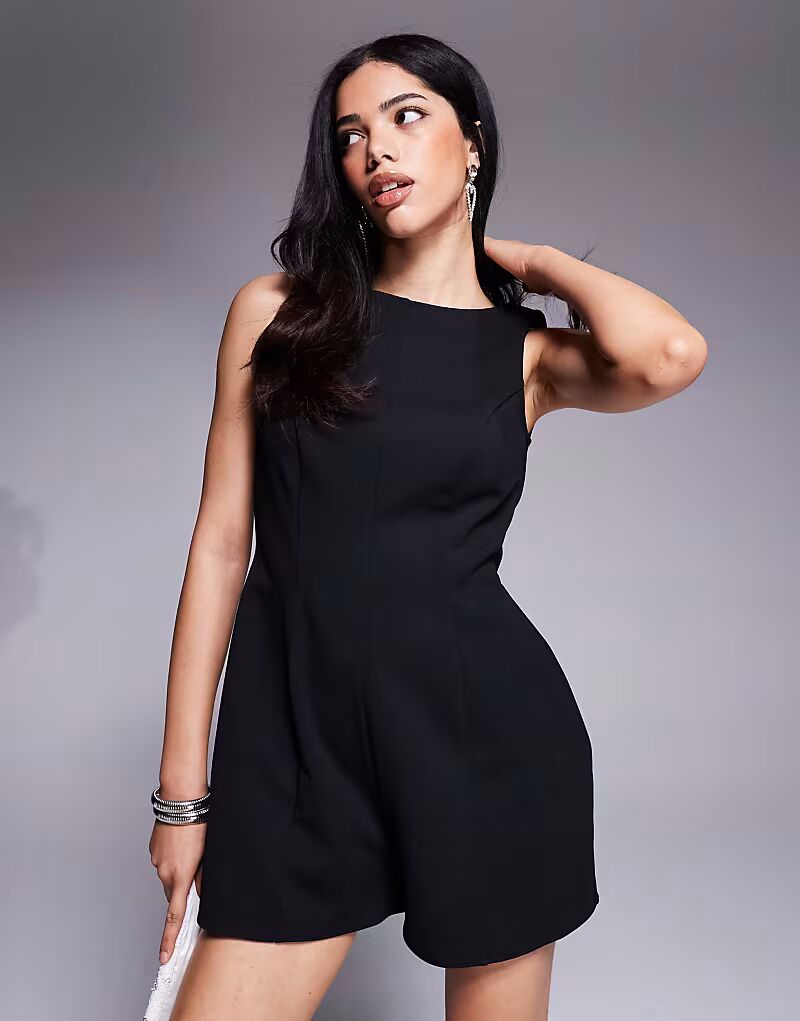 

ASOS DESIGN структурированный короткий комбинезон-тюльпан с вырезом-лодочкой черного цвета