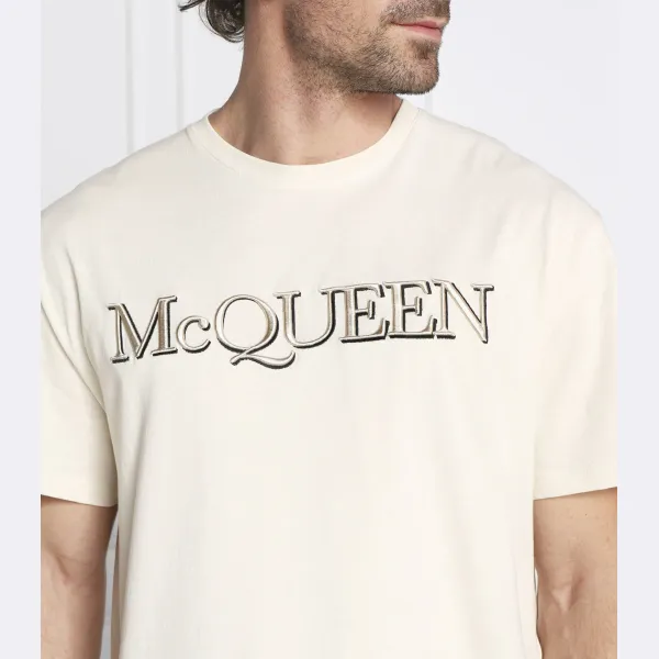 Футболка классического кроя с логотипом Alexander Mcqueen, бежевый — фото 4