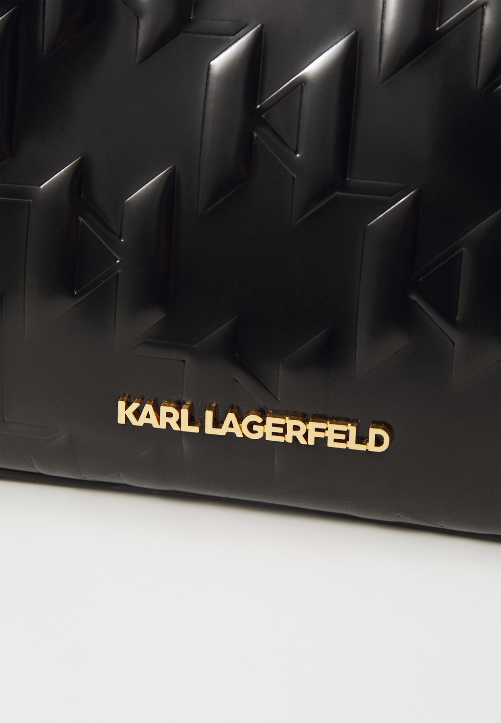 

Сумка SKUARE KARL LAGERFELD, черный