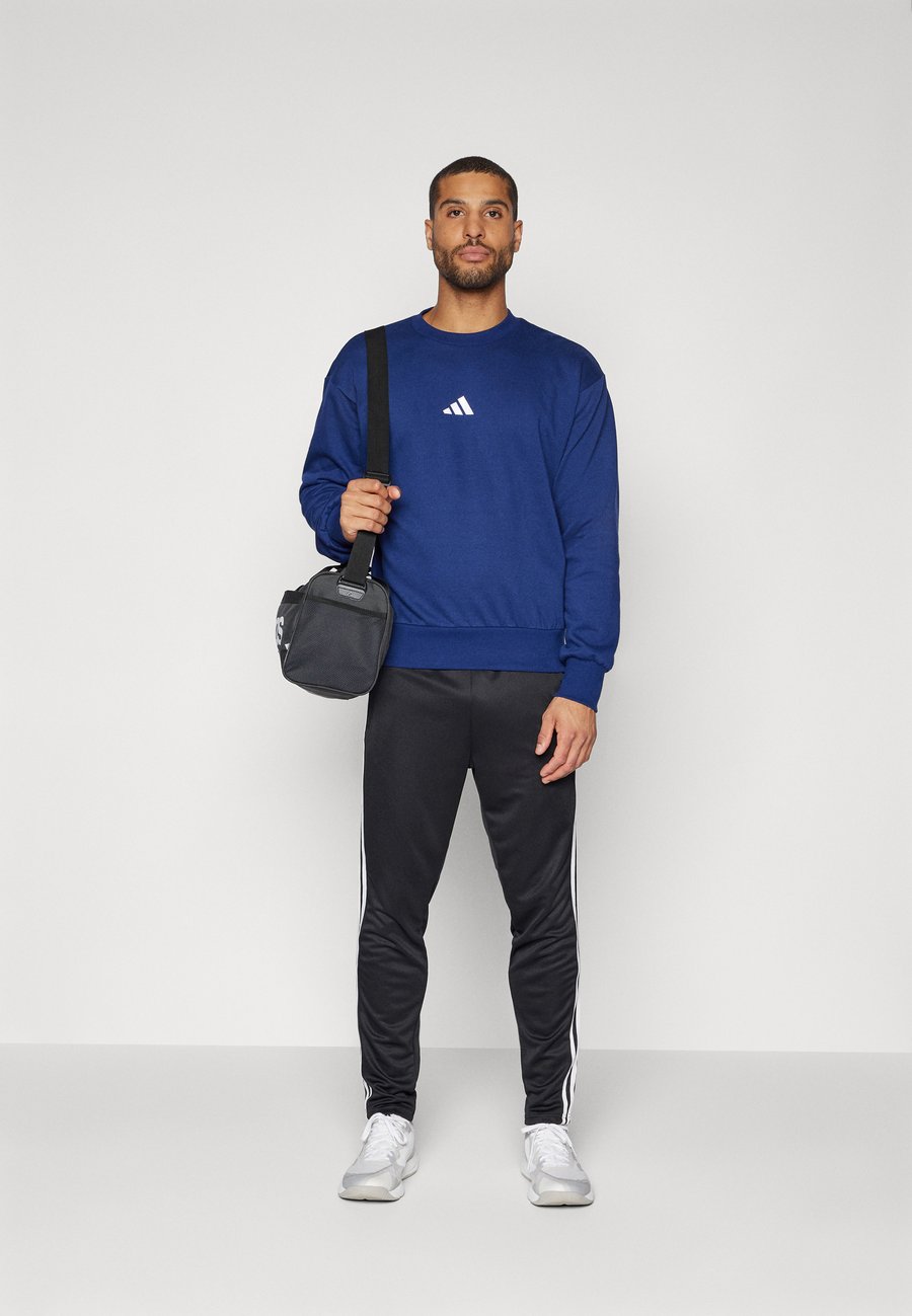 Толстовка Adidas Sportswear M FEELCOZY SWT, Dark Blue White/Dark Blue — фото 2