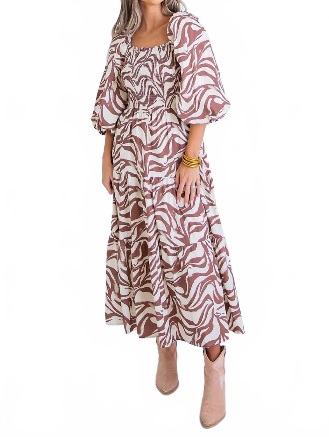 

Коричневое макси-платье с буфами на рукавах и плиссировкой в полоску Karlie