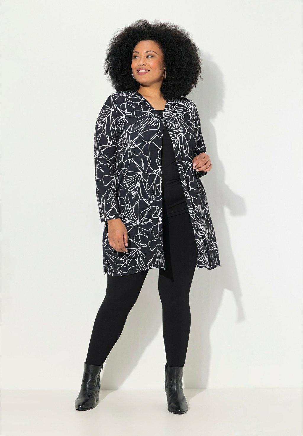 

Кардиган MATTE FLOWER OPEN SHAPE Ulla Popken, черный