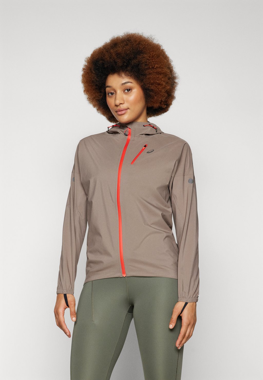 

Куртка для бега FUJITRAIL ELITE WATERPROOF JACKET ASICS, серо-коричневый