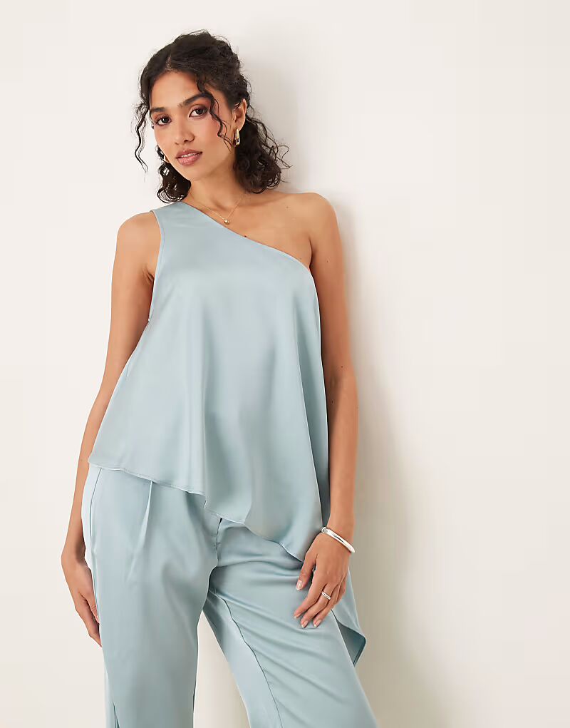 

Костюм ASOS DESIGN с драпировкой на одно плечо светло-голубого цвета